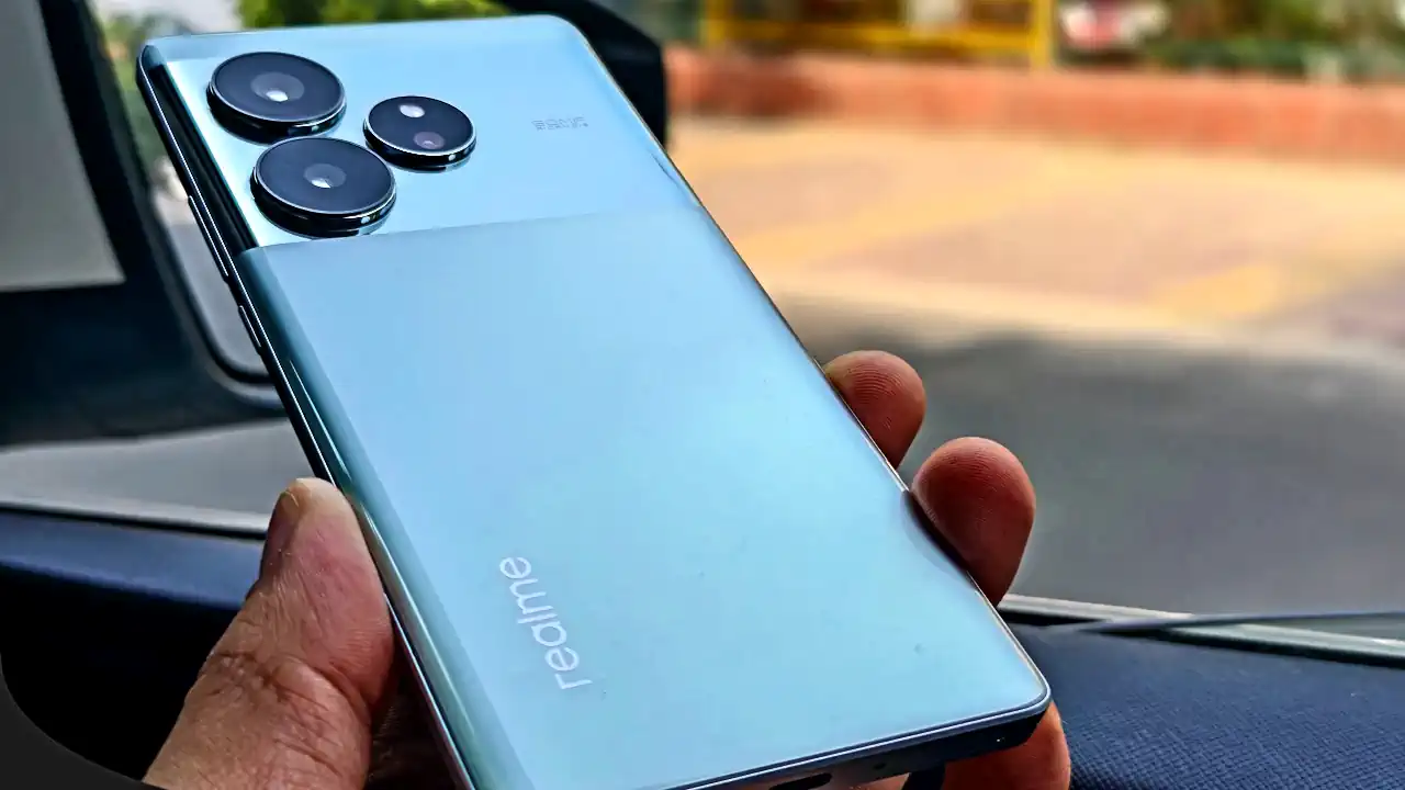 Realme GT 6